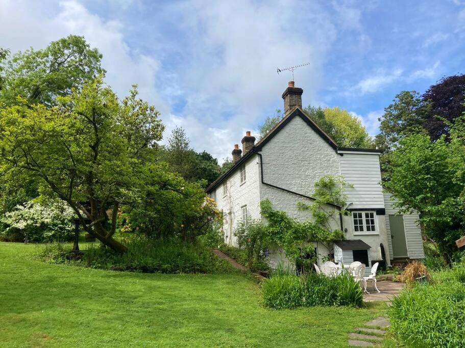 Ashdown Forest Character Cottage, 18Th Century Crowborough Esterno foto