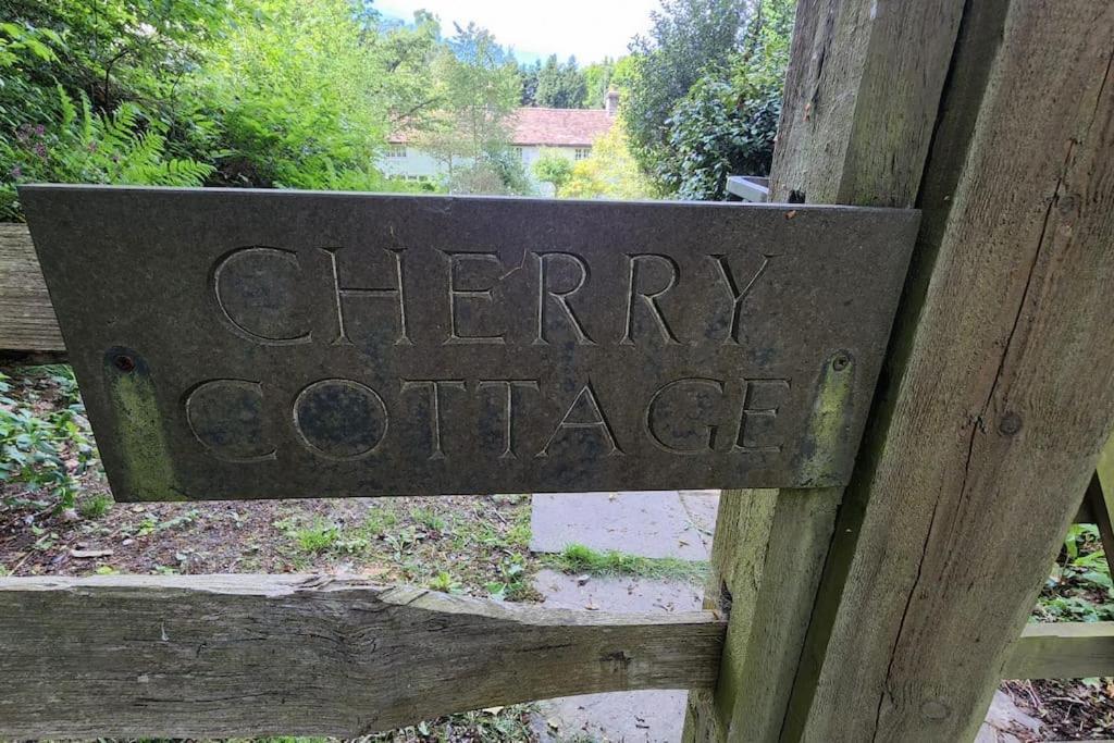 Ashdown Forest Character Cottage, 18Th Century Crowborough Esterno foto