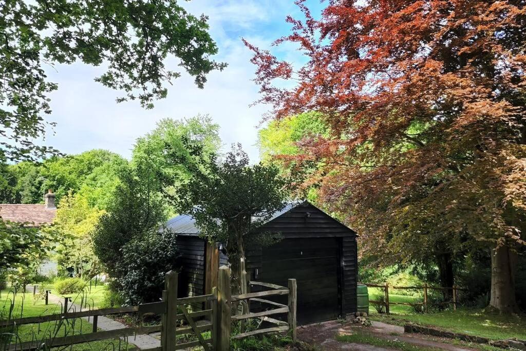 Ashdown Forest Character Cottage, 18Th Century Crowborough Esterno foto